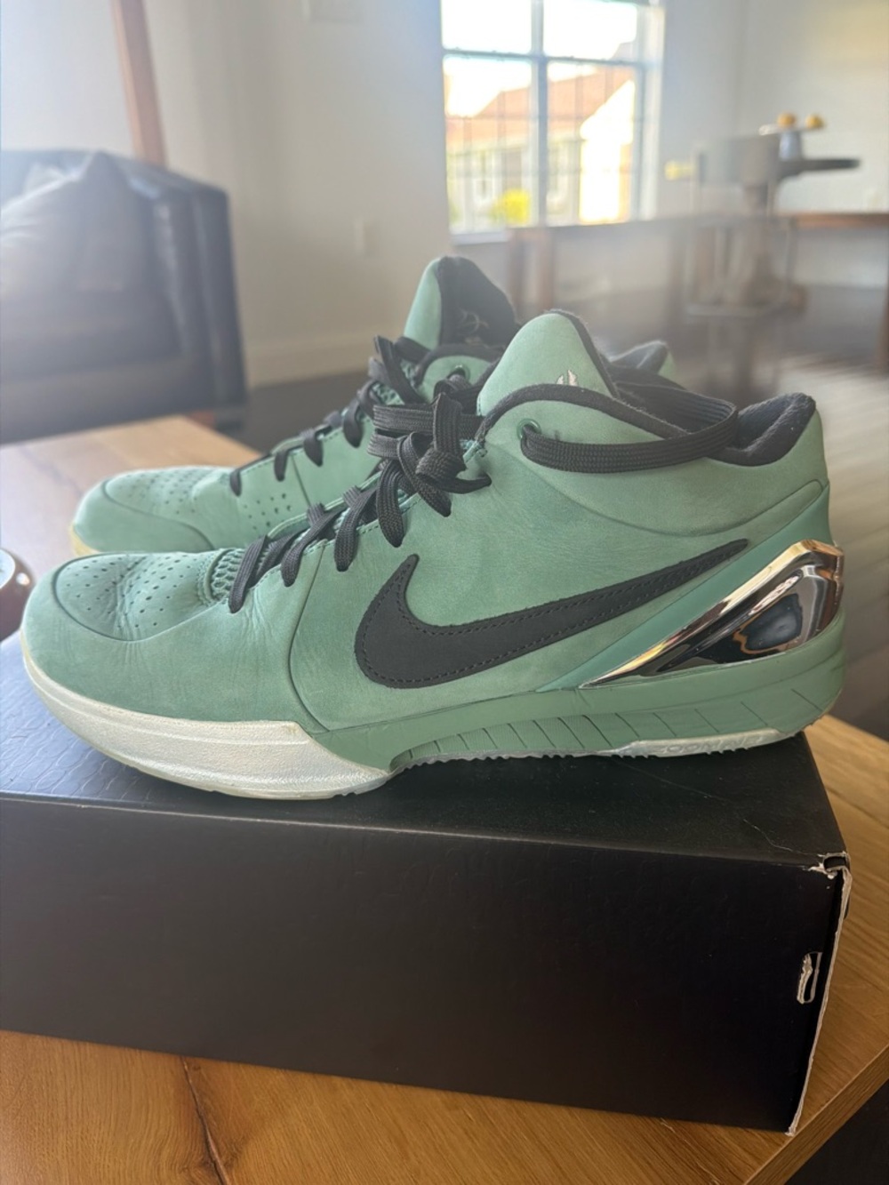Kobe 4 Girl Dad - Size 10